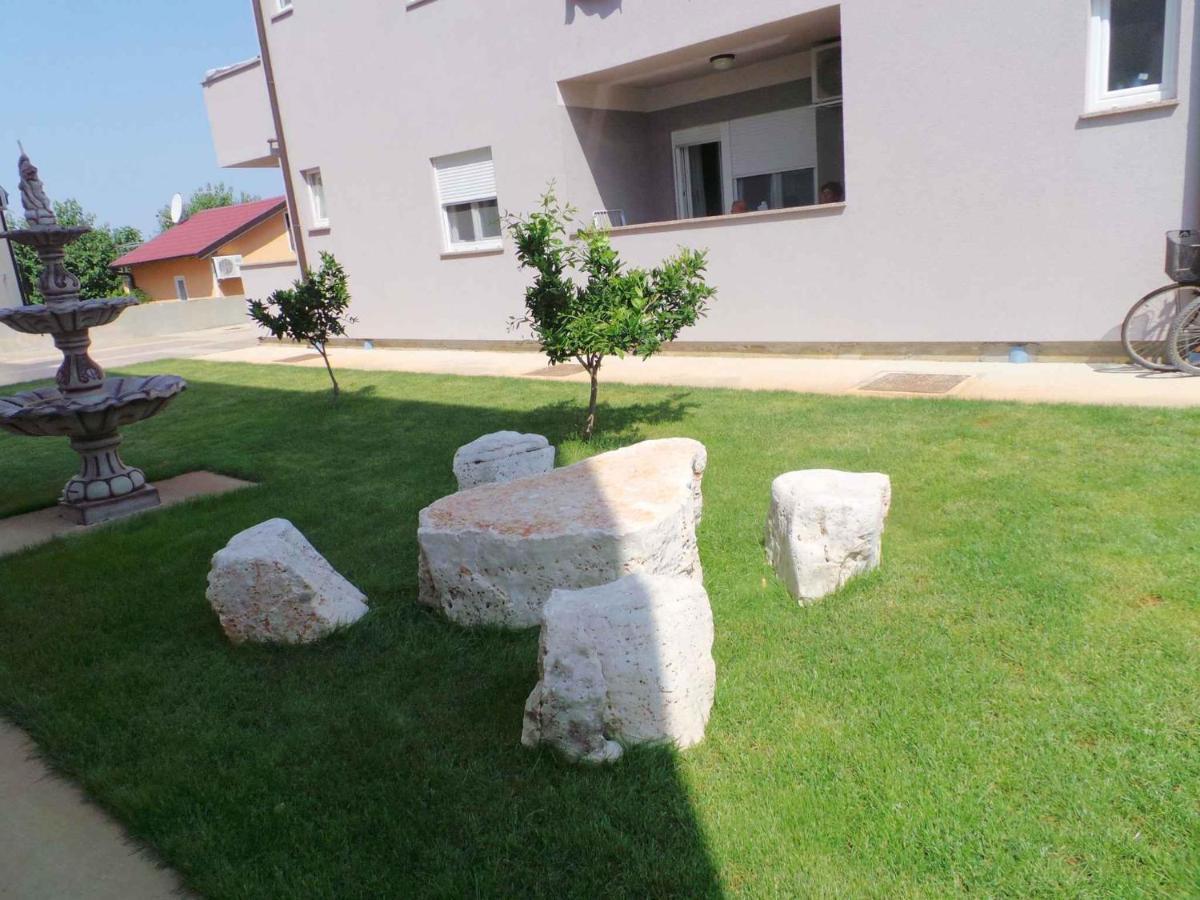 Apartments In Peroj/Istrien 34288 Kültér fotó